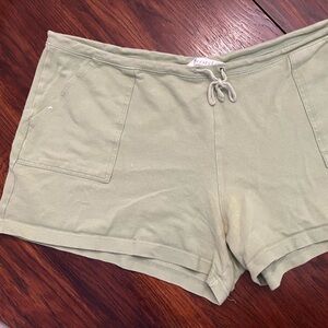 Freestyle by Danskin Women’s Reverie Shorts in XL